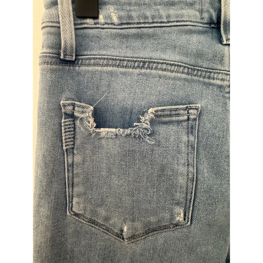 PAIGE Cindy High Rise Straight Leg Distressed Jeans Light Blue Raw Hem. Stretch.